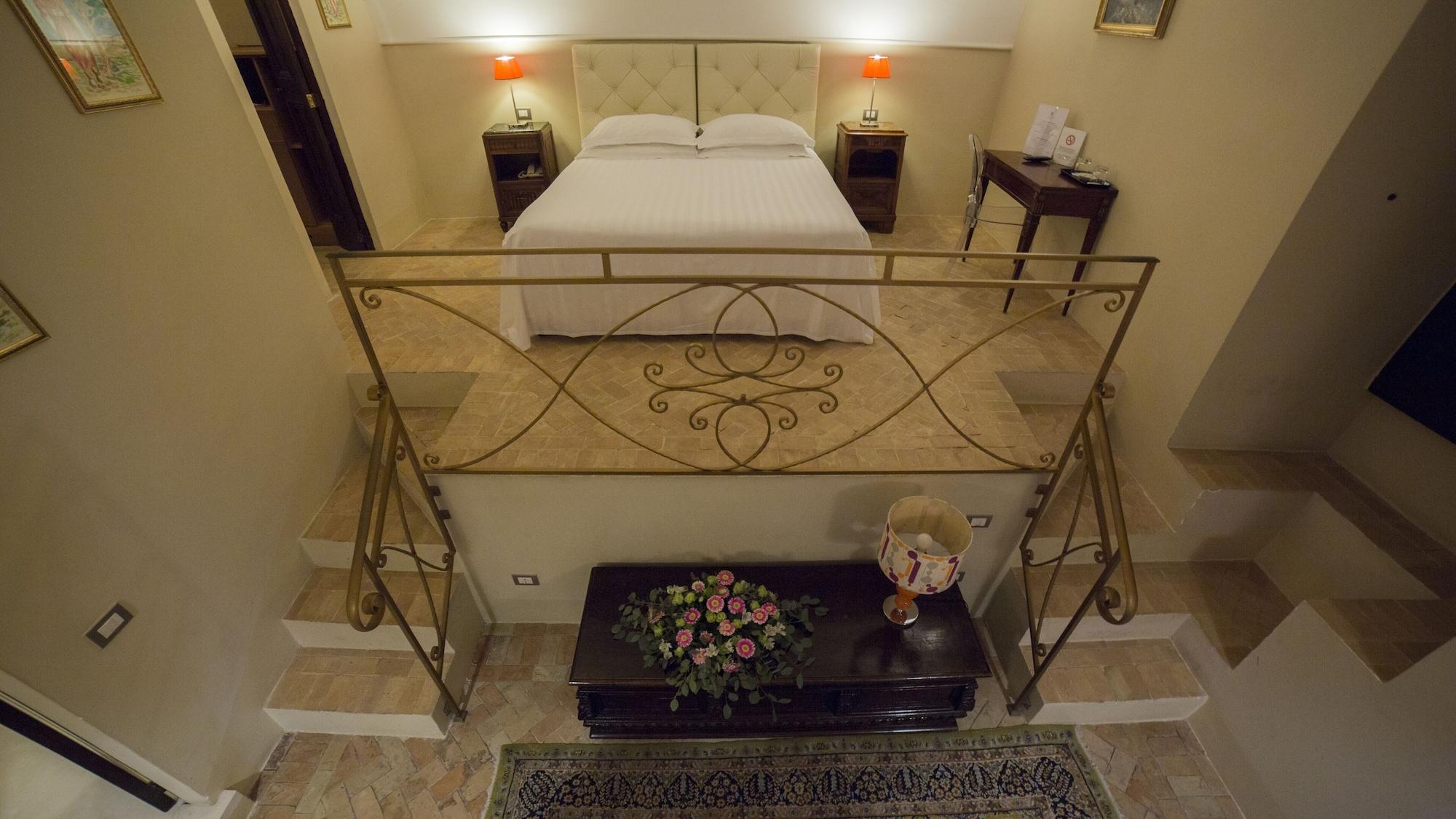 מלון מטרה Palazzo Viceconte מראה חיצוני תמונה