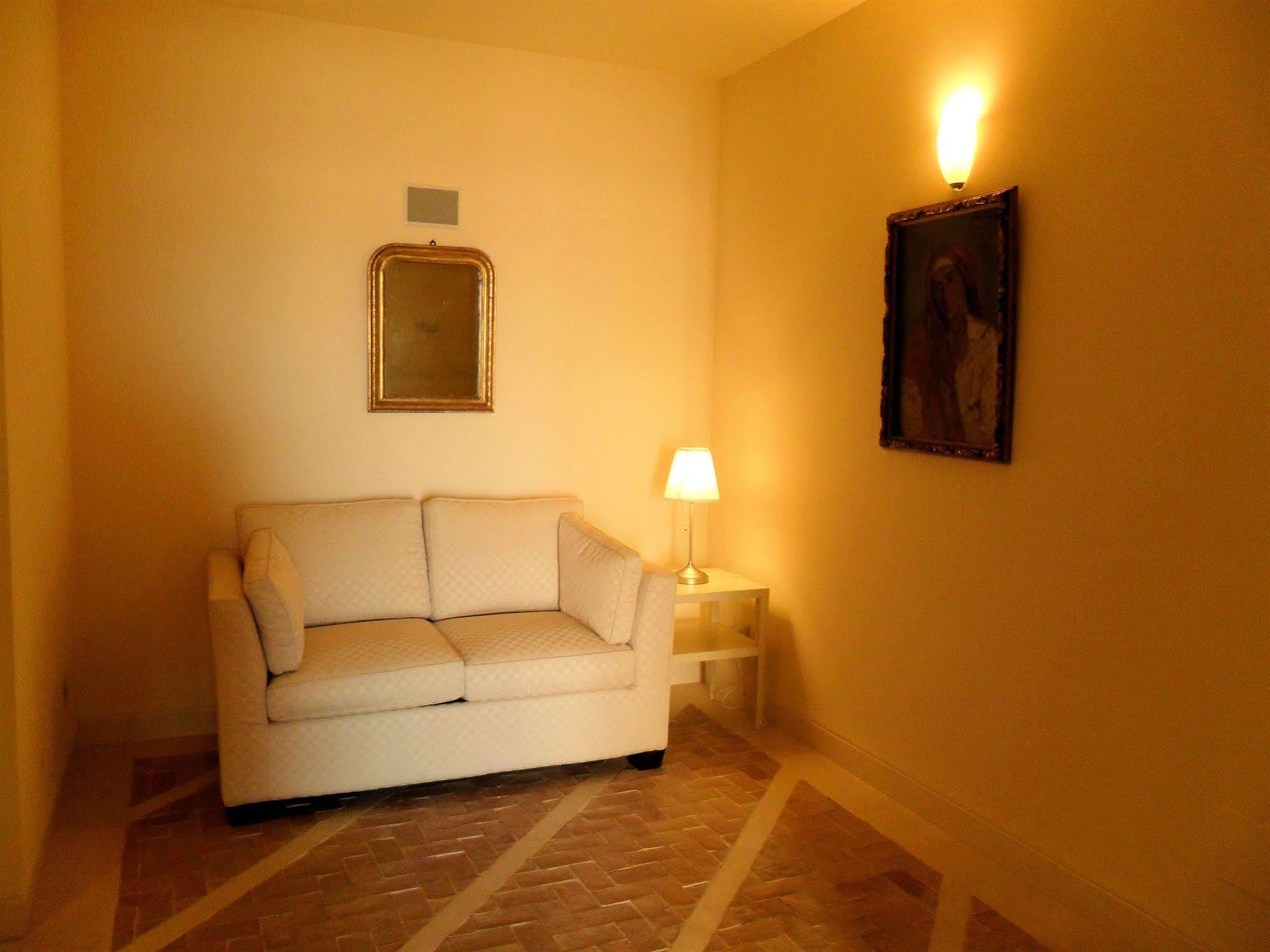 מלון מטרה Palazzo Viceconte מראה חיצוני תמונה