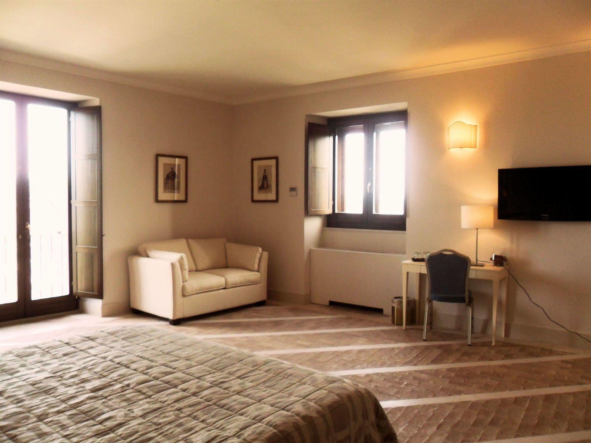 מלון מטרה Palazzo Viceconte מראה חיצוני תמונה